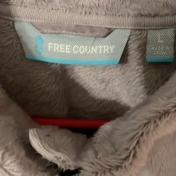 Zip-Up Fuzzy jacket - Picture 3 of 10